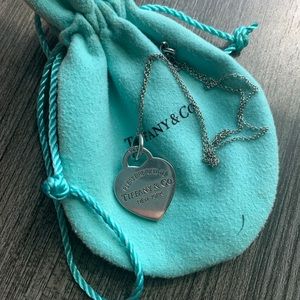 TIFFANY & Co RTT HEART NECKLACE
